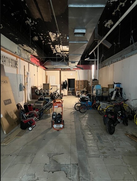 More Photos Of 22 N Saginaw St, Pontiac Storefront Retail Office For Sale