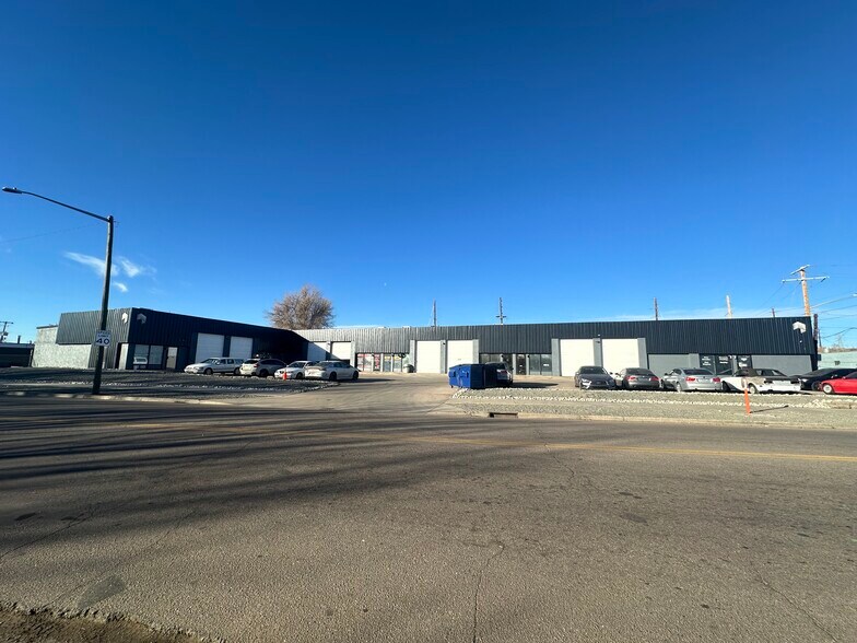 Primary Photo Of 2101-2125 S Platte River Dr, Denver Warehouse For Sale