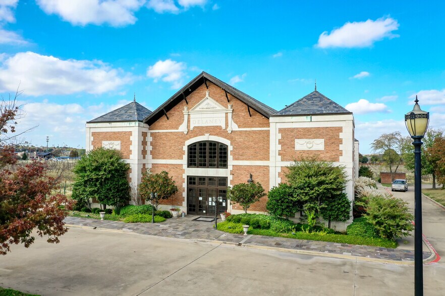 More Photos Of 2000 Champagne Blvd, Grapevine Specialty For Sale