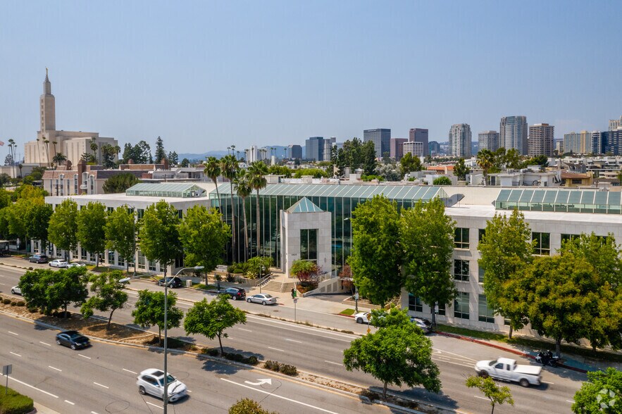 More Photos Of 10635 Santa Monica Blvd, Los Angeles Loft Creative Space For Lease