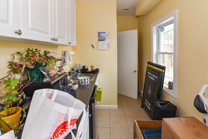 More Photos Of 3545 Chestnut Ave, Baltimore Office For Sale