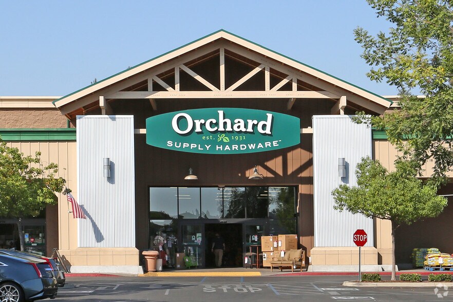 More Photos Of 6055 N Figarden Dr, Fresno Freestanding For Lease