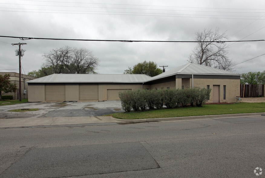 Primary Photo Of 13231 Bee St, Farmers Branch Industrial For Sale