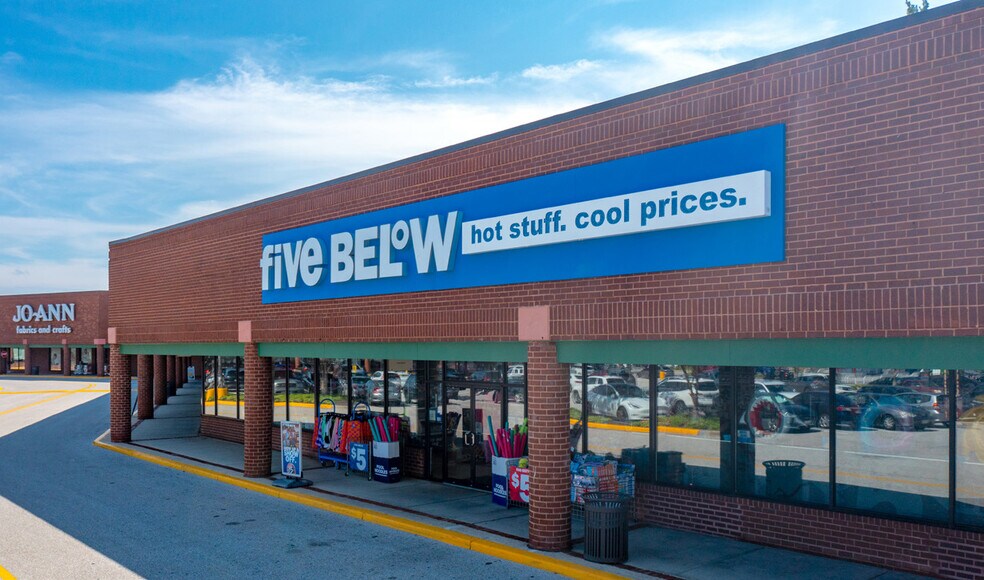 More Photos Of 550-582 Ritchie Hwy, Severna Park Unknown For Lease