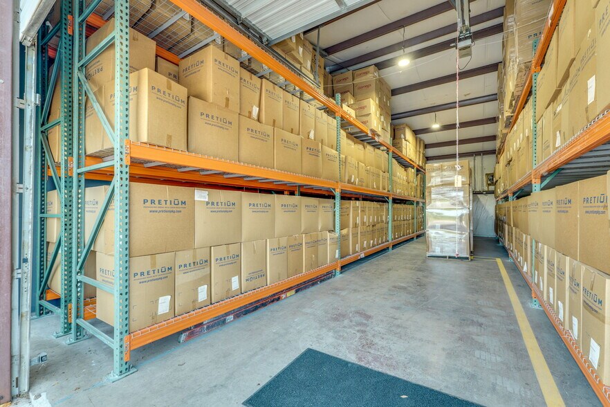 More Photos Of 14121 W US 290 Hwy, Austin Warehouse For Lease