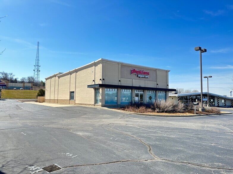 Primary Photo Of 19165 W Bluemound Rd, Brookfield Freestanding For Lease