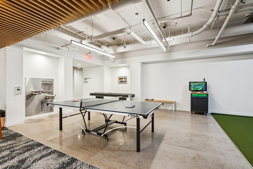 More Photos Of 201-219 N 15th St, Philadelphia Medical For Lease