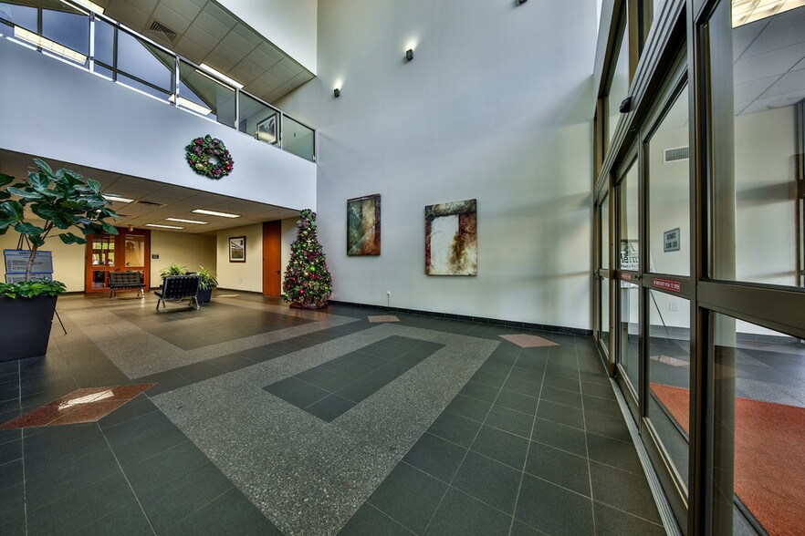 More Photos Of 111 Vision Park Blvd, Shenandoah Medical For Lease