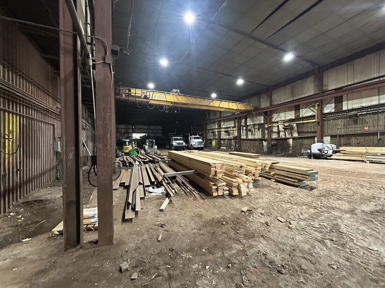 More Photos Of 1920 Lincoln Rd, Pittsburgh Warehouse For Lease