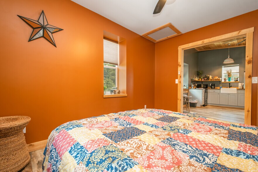 More Photos Of 541 Spruce St, Thomas Flex For Sale
