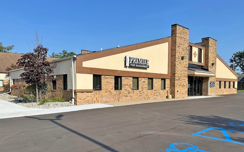 Primary Photo Of 28521 Orchard Lake Rd, Farmington Hills Medical For Lease