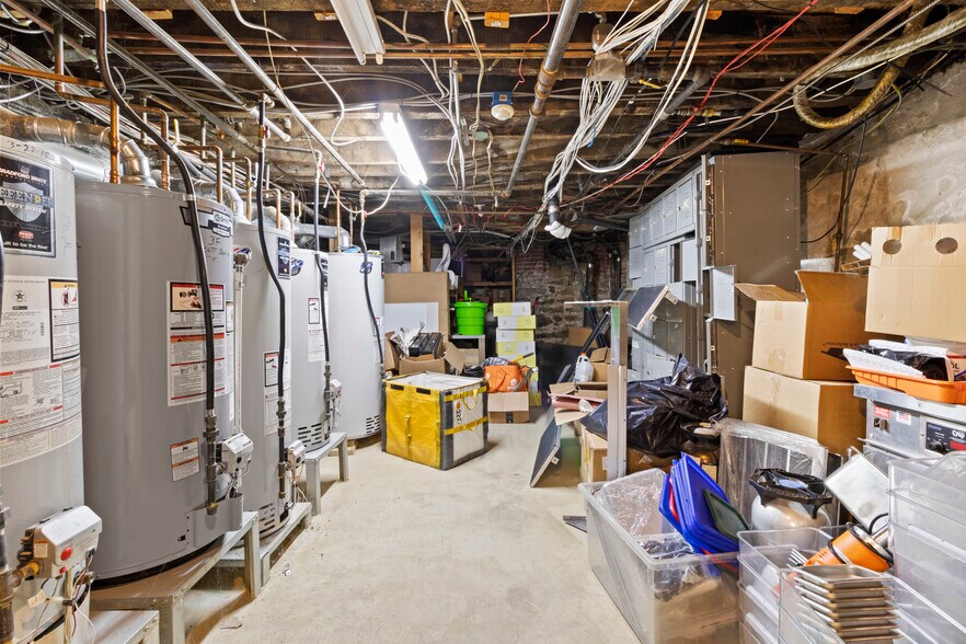 More Photos Of 700 S 5th St, Philadelphia Apartments For Sale