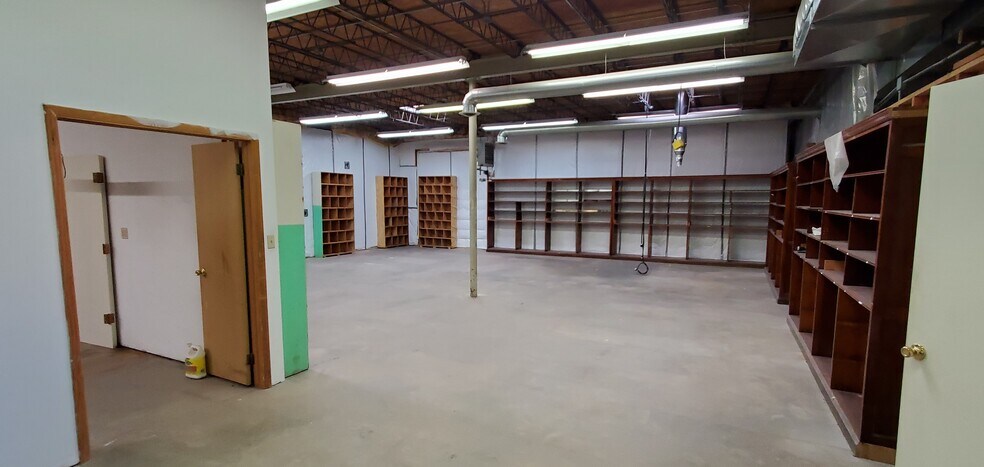 More Photos Of 1620 Thomes Ave, Cheyenne Light Distribution For Sale