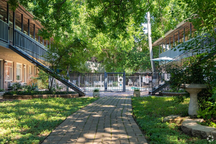 6218 Gehring St, Houston, TX 77021 Apartments For Sale