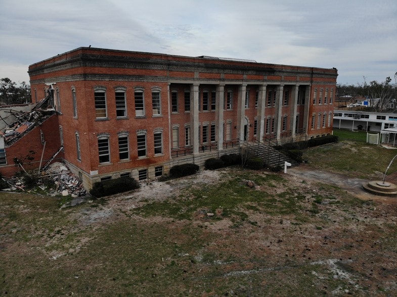 More Photos Of 101 E 7th St, Panama City Schools For Sale