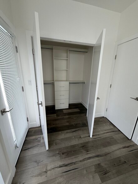 More Photos Of 3944 S Budlong Ave, Los Angeles Apartments For Sale