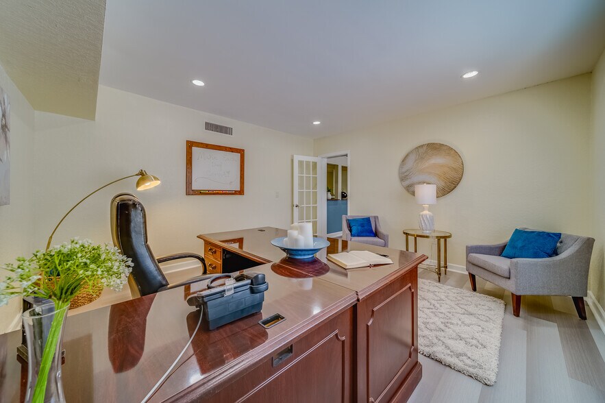 More Photos Of 1275-1279 Cleveland St, Clearwater Medical For Lease