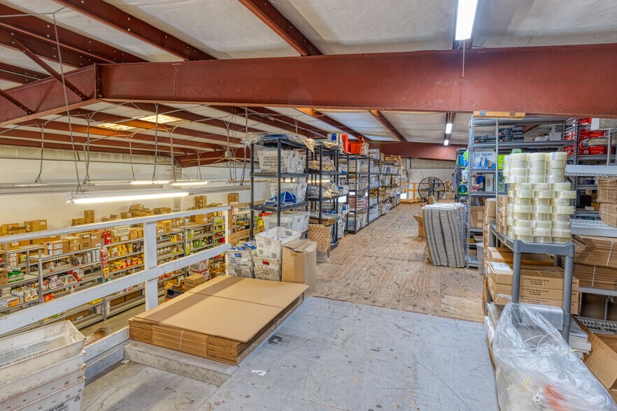 More Photos Of 5521 Blanding Blvd, Jacksonville Warehouse For Sale