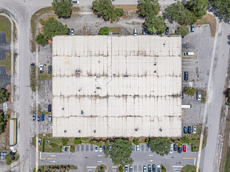 More Photos Of 4095 N 28th Way, Hollywood Warehouse For Lease