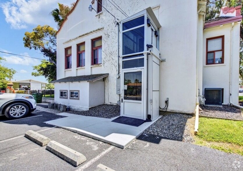 More Photos Of 618 4th St, Corning Office For Sale