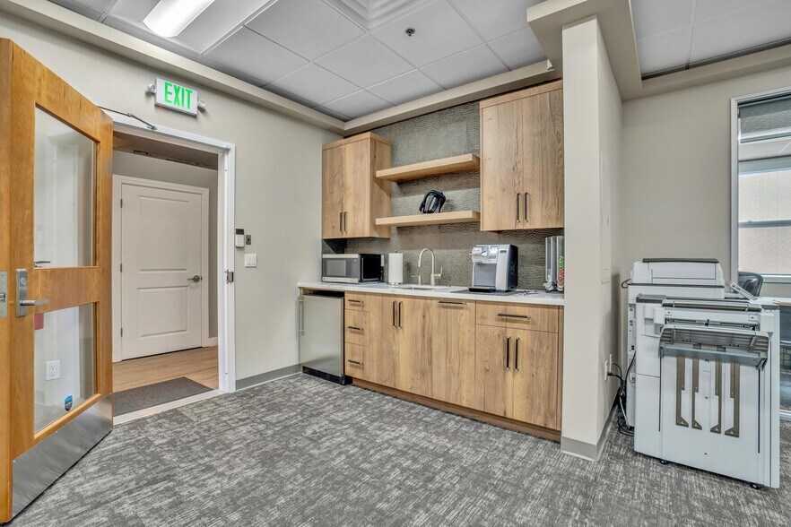 More Photos Of 321 Hartz Ave, Danville General Retail For Sale