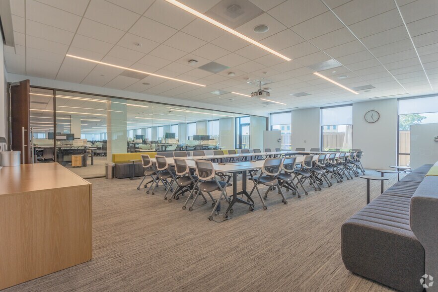 More Photos Of 65 Fairchild St, Charleston Office For Lease