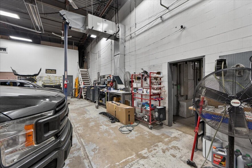 More Photos Of 2005-2007 W 103rd Ter, Leawood Service For Sale