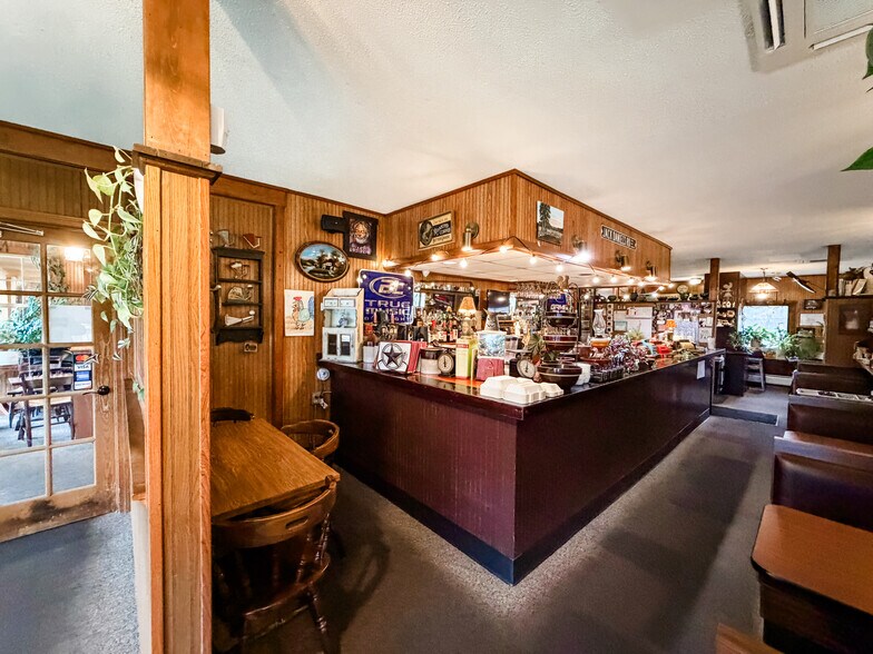 More Photos Of 170 South St, Brooklyn Restaurant For Sale