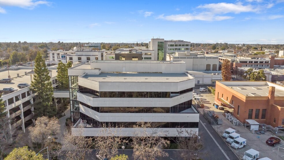 More Photos Of 100 Willow Plz, Visalia Medical For Sale