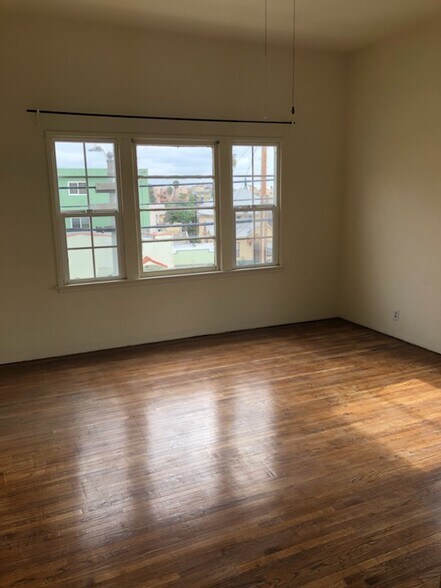 More Photos Of 817-823 Centennial St, Los Angeles Apartments For Sale