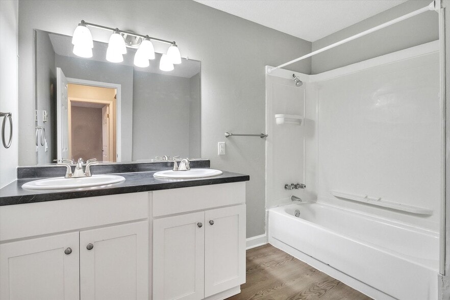 More Photos Of 814-816 W Walnut St, Kalamazoo Apartments For Sale