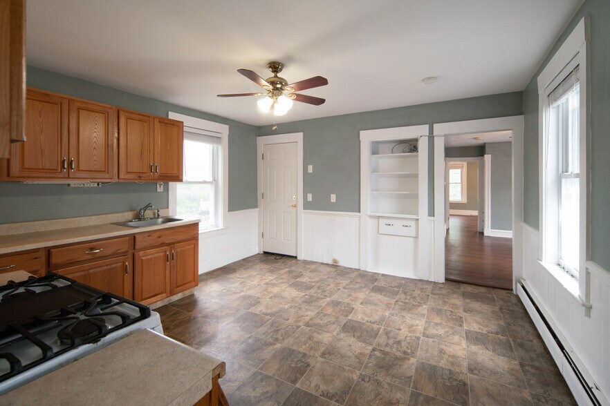 More Photos Of 7 Bridge St, Billerica Office For Sale
