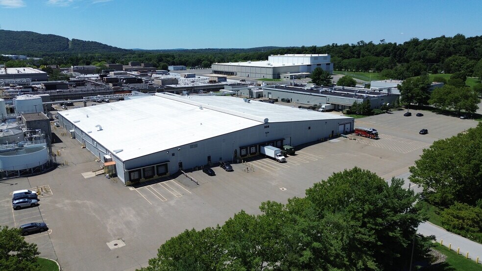 More Photos Of 2070 Route 52, Hopewell Junction Unknown For Lease