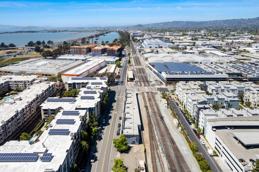 More Photos Of 6440-6490 Shellmound St, Emeryville Telecom Hotel Data Hosting For Lease