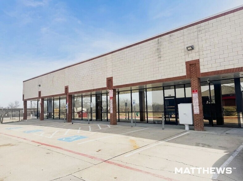 More Photos Of 1712 W Frankford Rd, Carrollton General Retail For Lease
