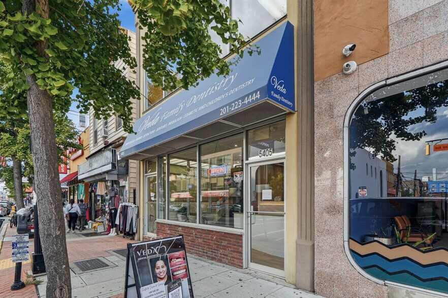 Primary Photo Of 5405 Bergenline Ave, West New York Storefront Retail Office For Lease