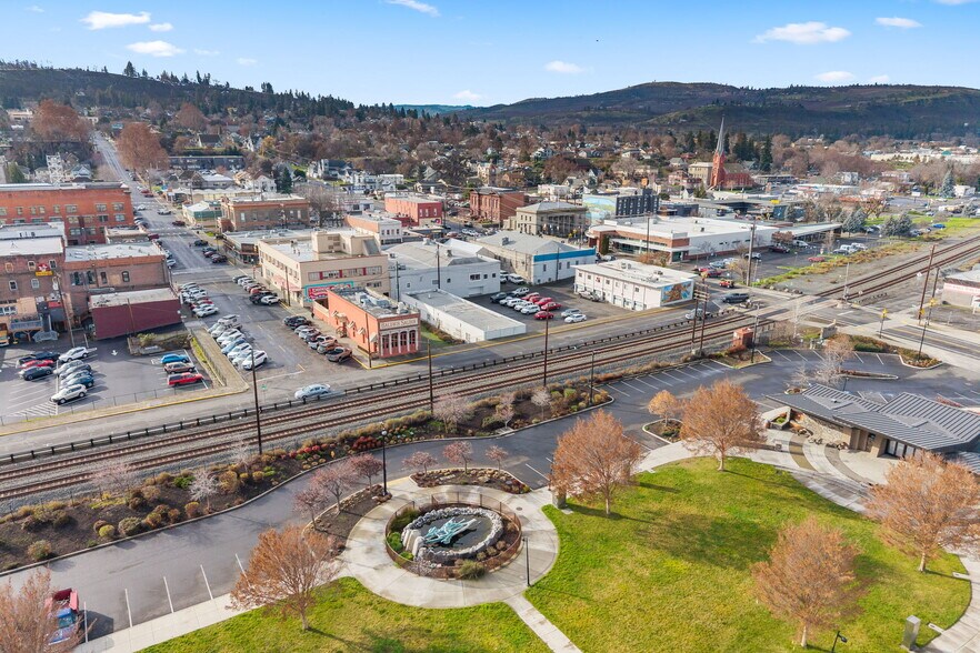 More Photos Of 205 Court St, The Dalles Restaurant For Sale