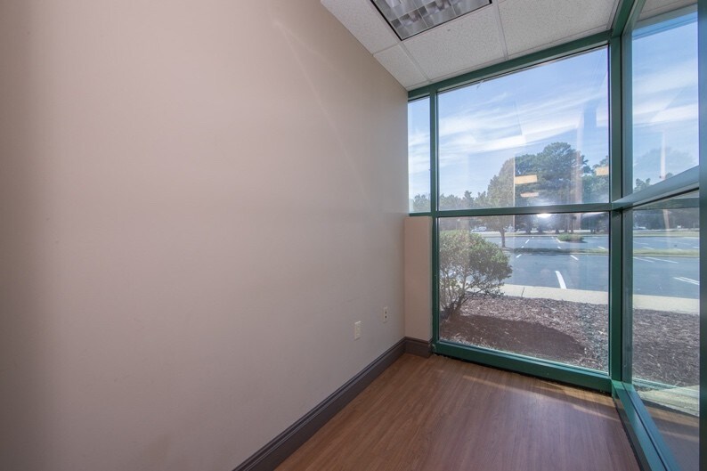 More Photos Of 1807 Huguenot Rd, Midlothian Medical For Lease