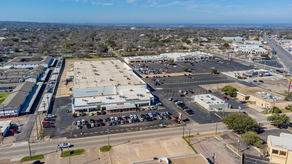 More Photos Of 1200 Richland Dr, Waco Unknown For Lease