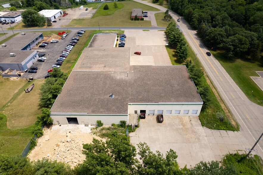 More Photos Of 15720 NE Lincoln St, Andover Manufacturing For Lease