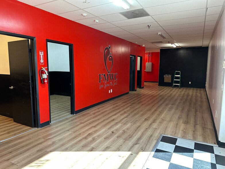 More Photos Of 509-523 E Rosecrans Ave, Compton Storefront Retail Office For Sale