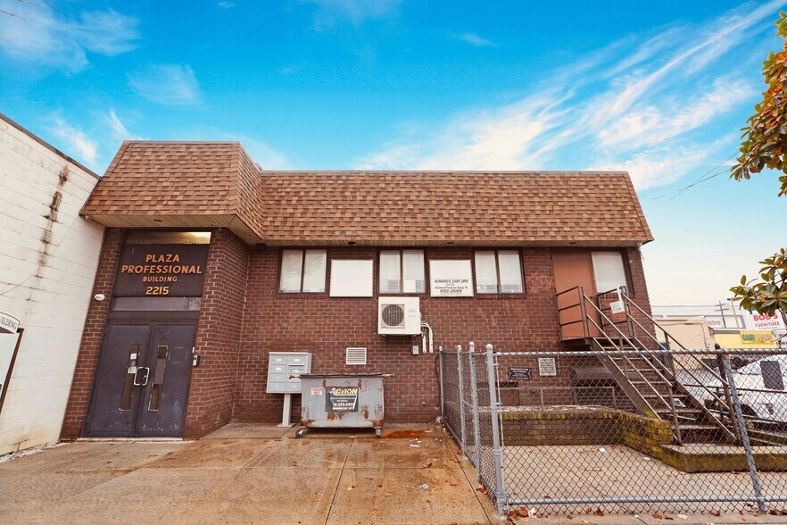 Primary Photo Of 2215 Hendrickson St, Brooklyn Medical For Sale
