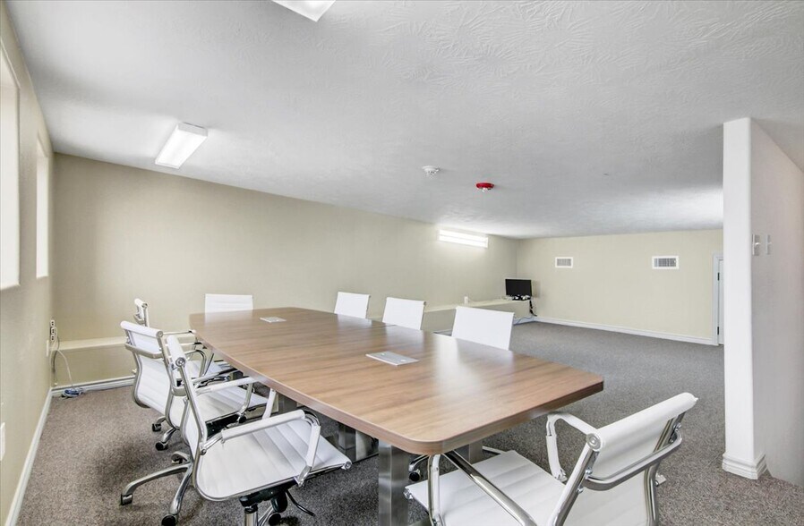 More Photos Of 3250 Central Mall Dr, Port Arthur Office For Sale