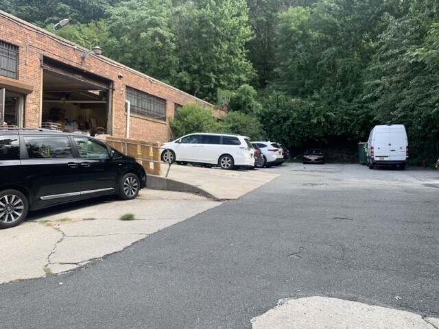 More Photos Of 12 Bright Pl, Yonkers Warehouse For Sale