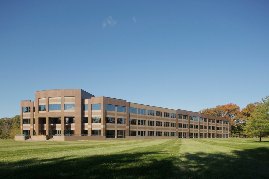 More Photos Of 1 Giralda Farms, Madison Unknown For Lease