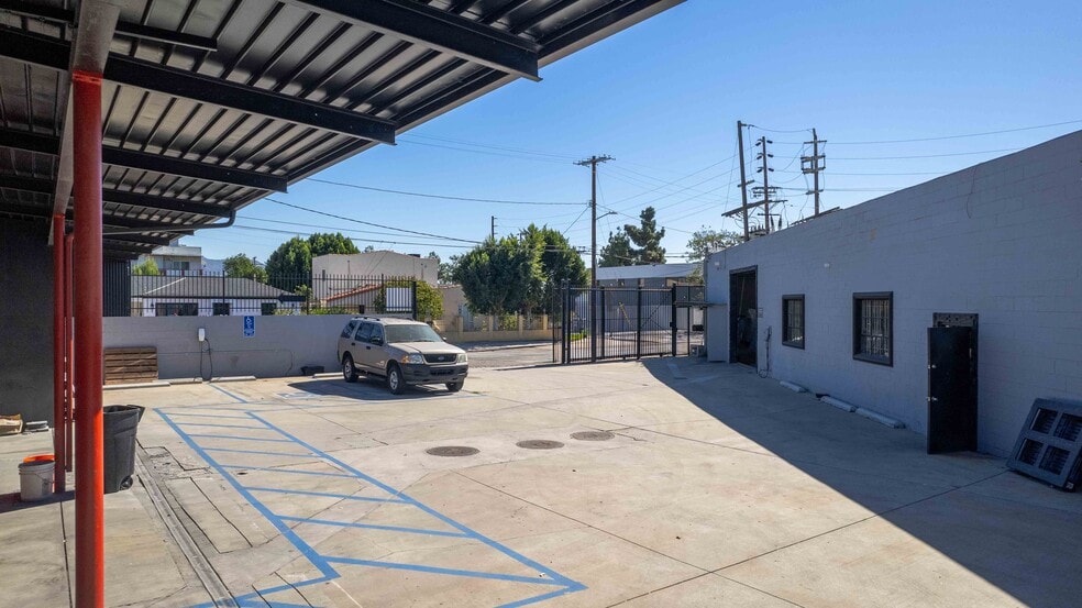More Photos Of 7400 San Fernando Rd, Sun Valley Warehouse For Sale