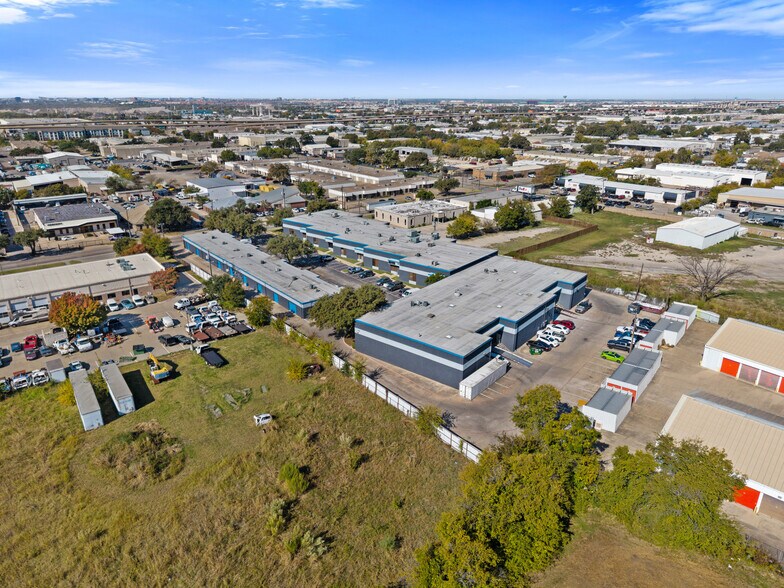 More Photos Of 11126 Shady Trl, Dallas Unknown For Lease
