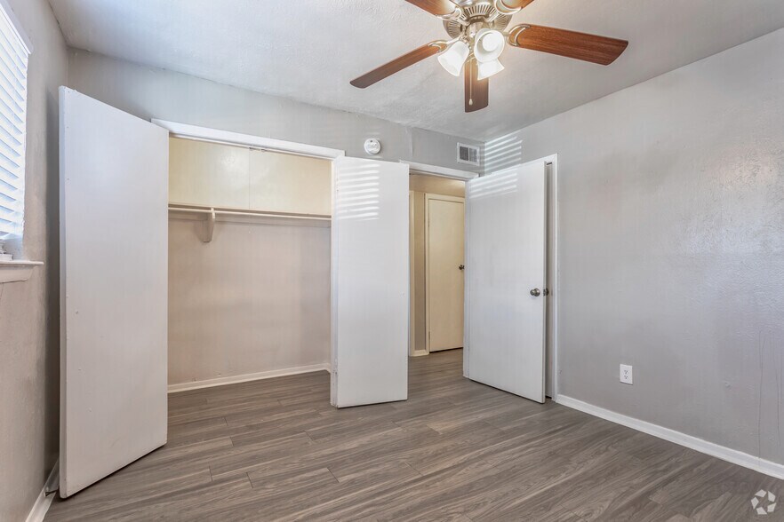 More Photos Of 2710 W Walnut St, Garland Apartments For Sale