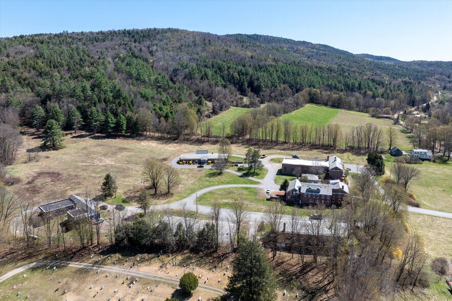 More Photos Of 25 Warner Center Rd, Saxtons River Apartments For Sale