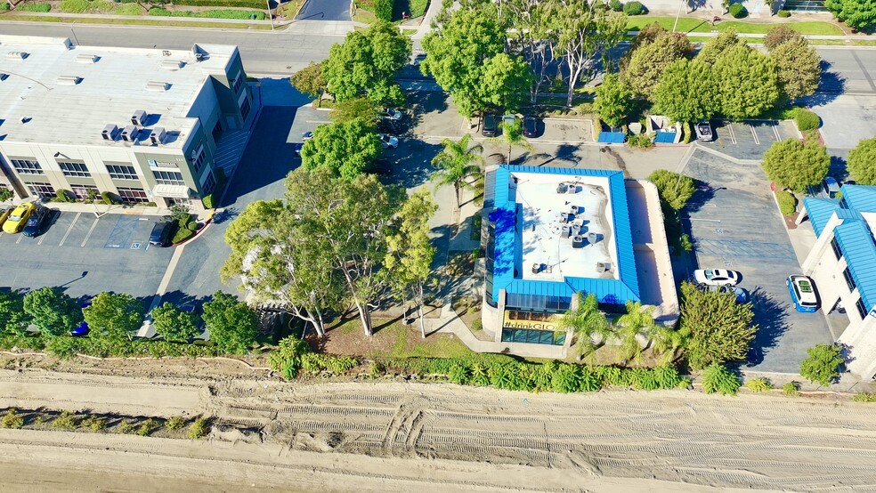 More Photos Of 9233 Charles Smith Ave, Rancho Cucamonga Flex For Lease